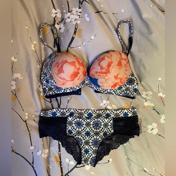 💙🤍🧡 NWOT Naja Floral Blue and Orange Bra and Underwear Set - Picture 7 of 11